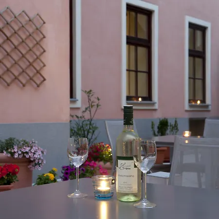 Hotel Lucia-3