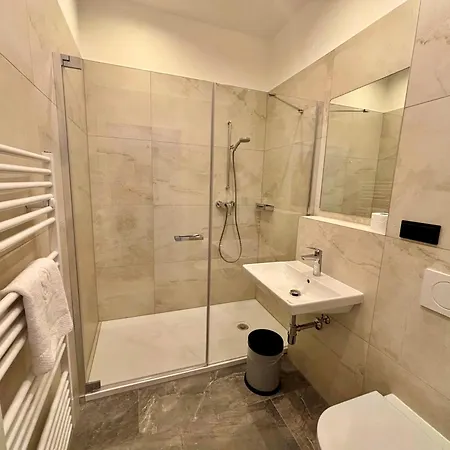 Hotel Lucia-2